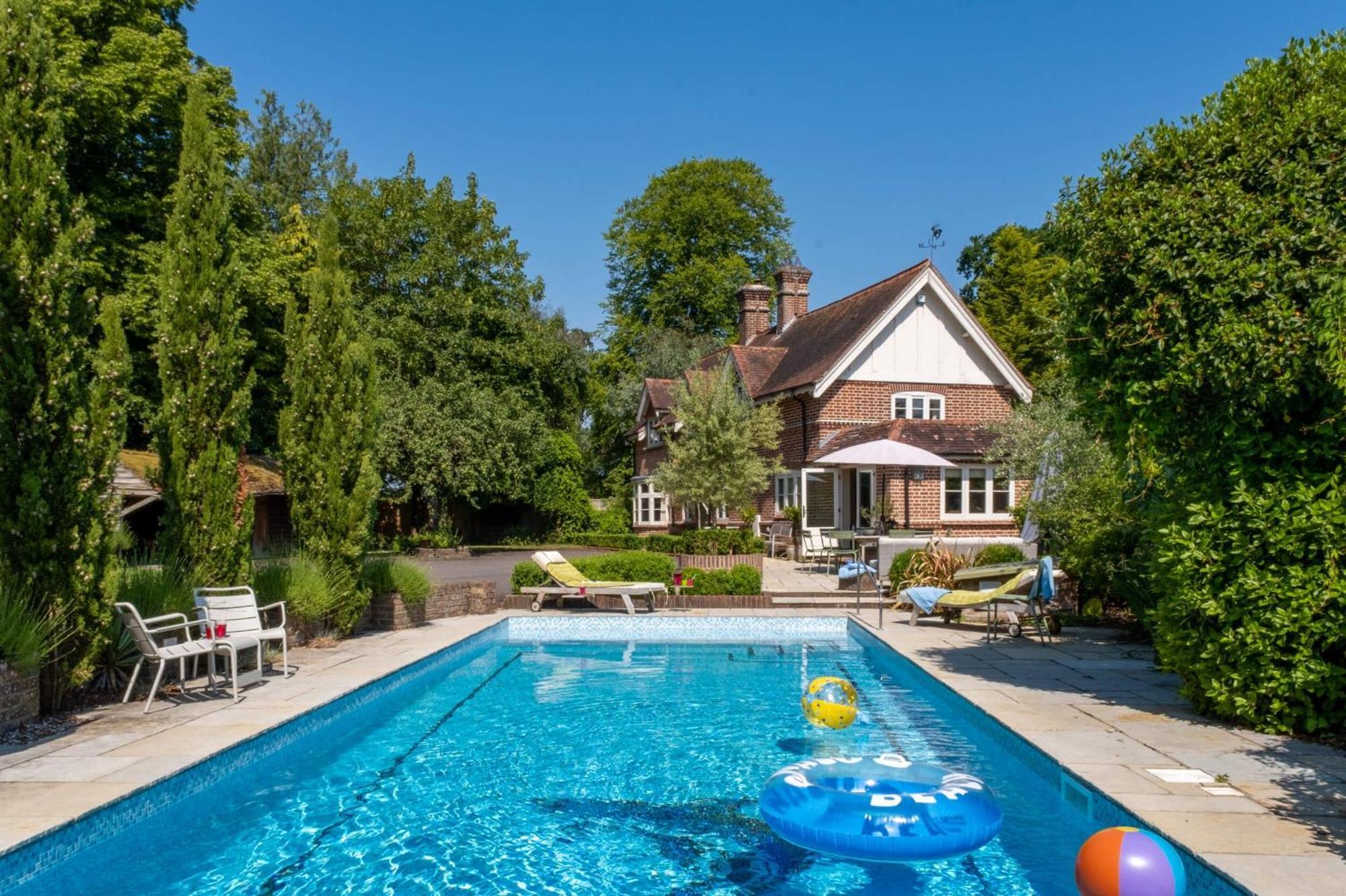 The Lodge New Milton Bagian luar foto