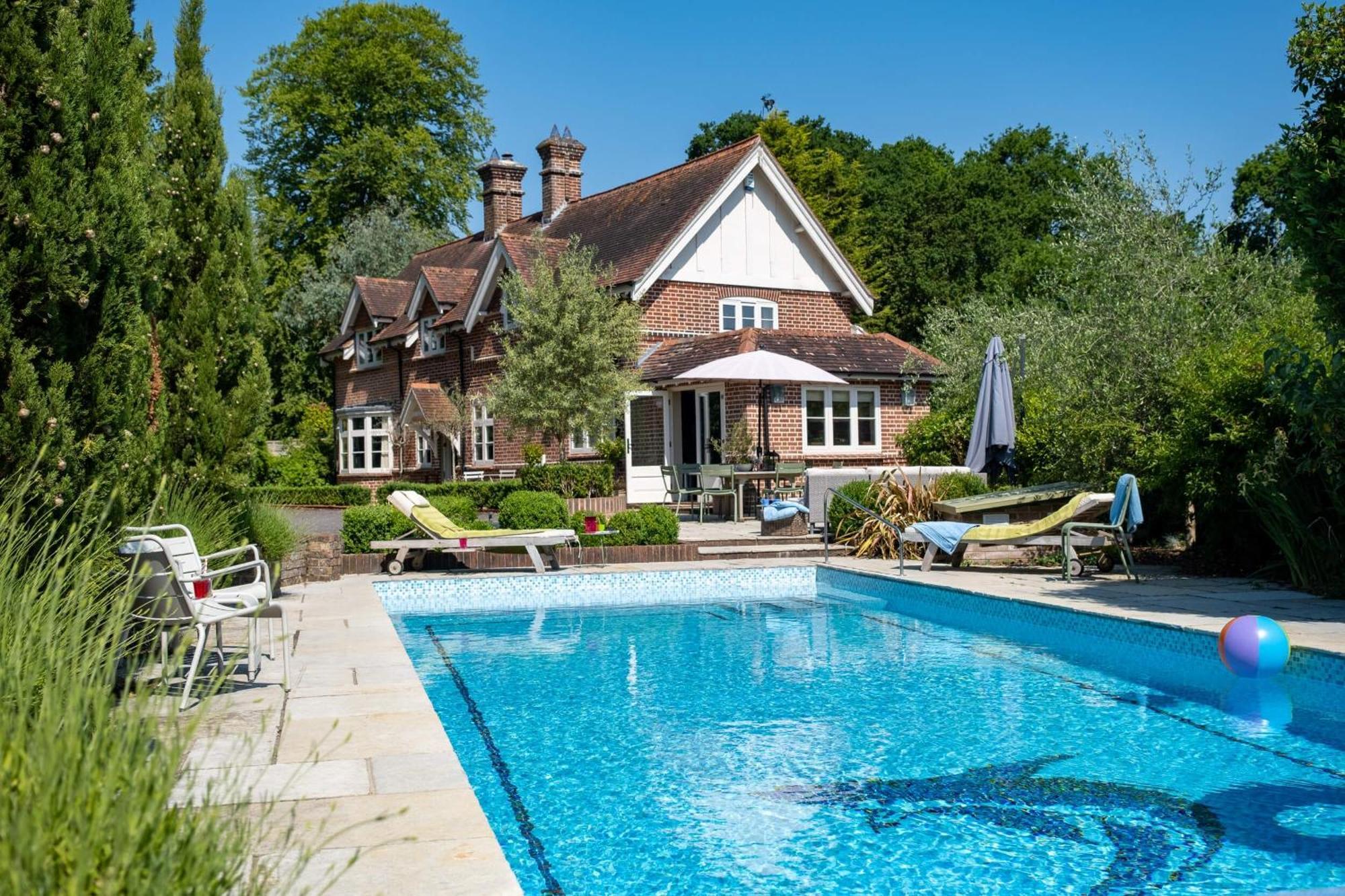 The Lodge New Milton Bagian luar foto